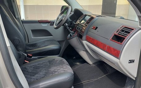 Volkswagen Caravelle T5, 2012 год, 2 300 000 рублей, 7 фотография