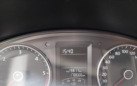 Volkswagen Caravelle T5, 2012 год, 2 300 000 рублей, 5 фотография