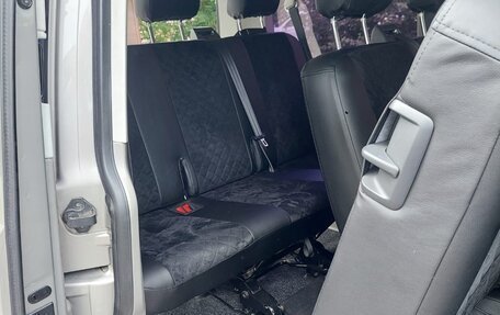 Volkswagen Caravelle T5, 2012 год, 2 300 000 рублей, 14 фотография