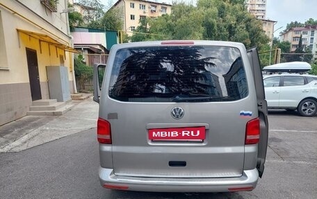 Volkswagen Caravelle T5, 2012 год, 2 300 000 рублей, 4 фотография