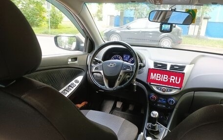 Hyundai Solaris II рестайлинг, 2016 год, 1 300 000 рублей, 12 фотография