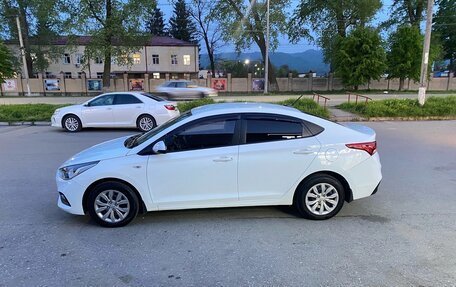 Hyundai Solaris II рестайлинг, 2019 год, 1 240 000 рублей, 3 фотография
