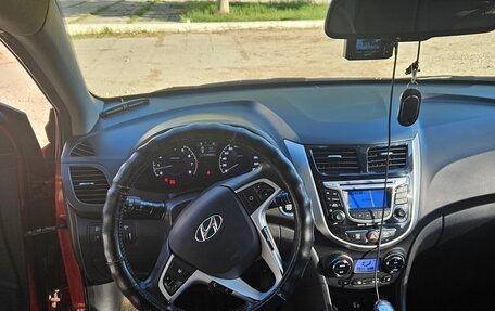 Hyundai Solaris II рестайлинг, 2012 год, 1 050 000 рублей, 5 фотография