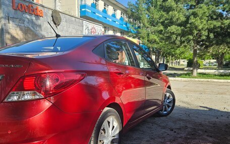 Hyundai Solaris II рестайлинг, 2012 год, 1 050 000 рублей, 3 фотография
