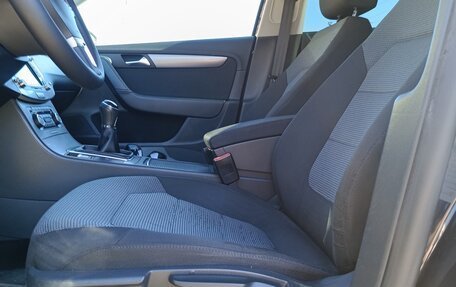 Volkswagen Passat B7, 2011 год, 1 090 000 рублей, 13 фотография