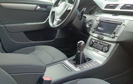 Volkswagen Passat B7, 2011 год, 1 090 000 рублей, 14 фотография