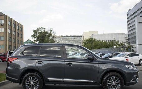 Mitsubishi Outlander III рестайлинг 3, 2018 год, 1 755 000 рублей, 4 фотография