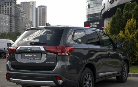 Mitsubishi Outlander III рестайлинг 3, 2018 год, 1 755 000 рублей, 5 фотография