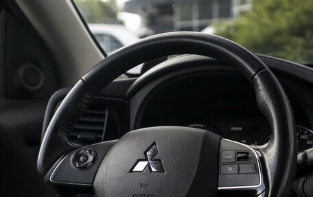 Mitsubishi Outlander III рестайлинг 3, 2018 год, 1 755 000 рублей, 14 фотография