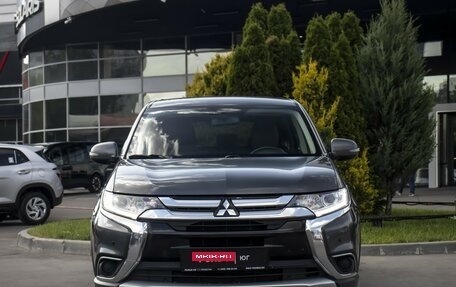 Mitsubishi Outlander III рестайлинг 3, 2018 год, 1 755 000 рублей, 2 фотография