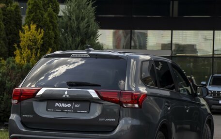 Mitsubishi Outlander III рестайлинг 3, 2018 год, 1 755 000 рублей, 24 фотография