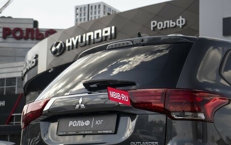 Mitsubishi Outlander III рестайлинг 3, 2018 год, 1 755 000 рублей, 23 фотография