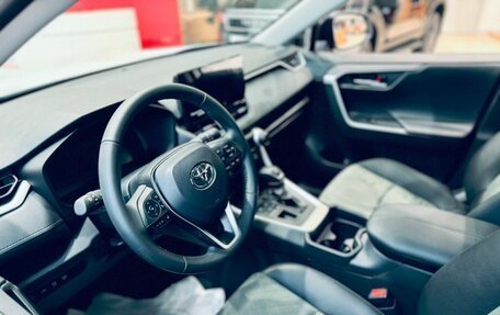Toyota RAV4, 2024 год, 4 630 000 рублей, 6 фотография