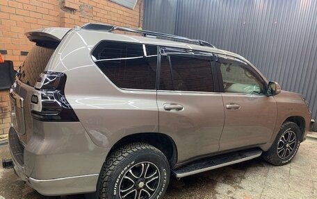 Toyota Land Cruiser Prado 150 рестайлинг 2, 2018 год, 4 950 000 рублей, 3 фотография