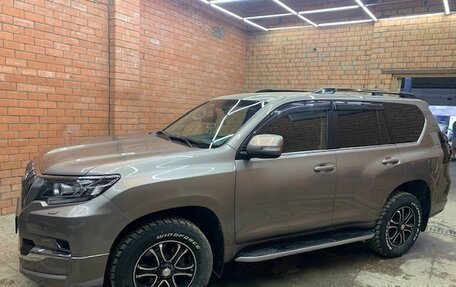 Toyota Land Cruiser Prado 150 рестайлинг 2, 2018 год, 4 950 000 рублей, 2 фотография