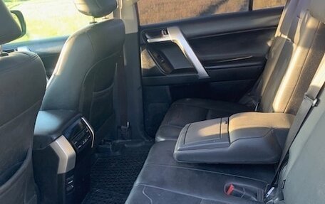 Toyota Land Cruiser Prado 150 рестайлинг 2, 2018 год, 4 950 000 рублей, 14 фотография