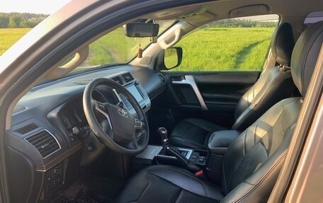 Toyota Land Cruiser Prado 150 рестайлинг 2, 2018 год, 4 950 000 рублей, 16 фотография