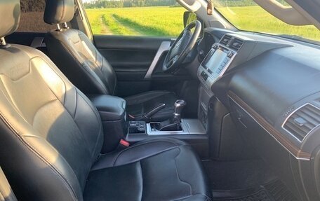 Toyota Land Cruiser Prado 150 рестайлинг 2, 2018 год, 4 950 000 рублей, 13 фотография