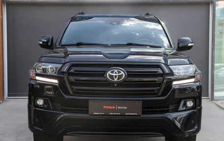Toyota Land Cruiser 200, 2017 год, 5 350 000 рублей, 2 фотография