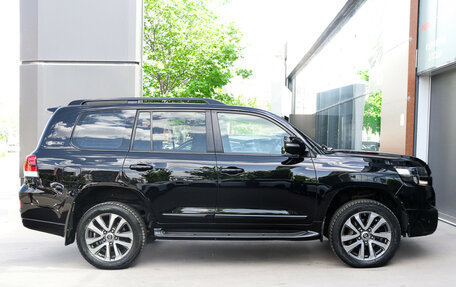 Toyota Land Cruiser 200, 2017 год, 5 350 000 рублей, 5 фотография