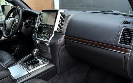 Toyota Land Cruiser 200, 2017 год, 5 350 000 рублей, 10 фотография