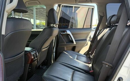 Toyota Land Cruiser Prado 150 рестайлинг 2, 2016 год, 3 380 000 рублей, 13 фотография