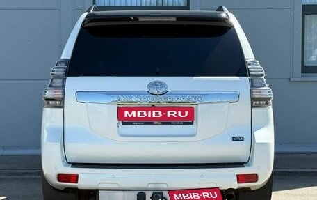 Toyota Land Cruiser Prado 150 рестайлинг 2, 2016 год, 3 380 000 рублей, 6 фотография