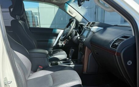 Toyota Land Cruiser Prado 150 рестайлинг 2, 2016 год, 3 380 000 рублей, 14 фотография