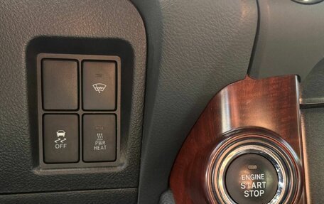 Toyota Land Cruiser Prado 150 рестайлинг 2, 2016 год, 3 380 000 рублей, 19 фотография