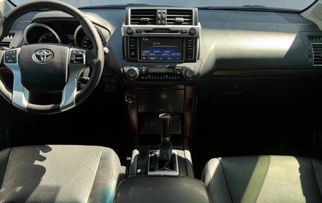 Toyota Land Cruiser Prado 150 рестайлинг 2, 2016 год, 3 380 000 рублей, 16 фотография