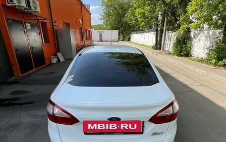 Ford Fiesta, 2015 год, 800 000 рублей, 3 фотография