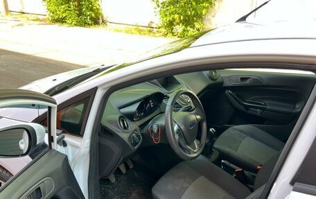 Ford Fiesta, 2015 год, 800 000 рублей, 7 фотография