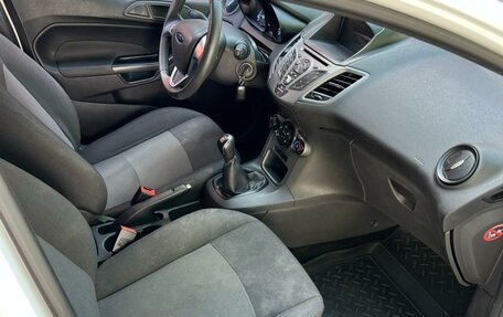 Ford Fiesta, 2015 год, 800 000 рублей, 6 фотография