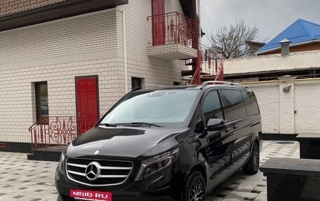 Mercedes-Benz V-Класс, 2016 год, 4 000 000 рублей, 2 фотография