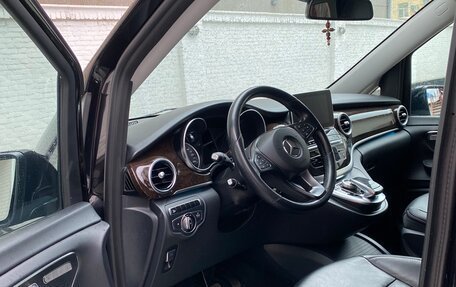 Mercedes-Benz V-Класс, 2016 год, 4 000 000 рублей, 6 фотография