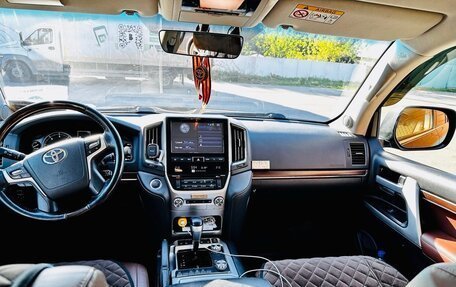 Toyota Land Cruiser 200, 2019 год, 7 500 000 рублей, 4 фотография