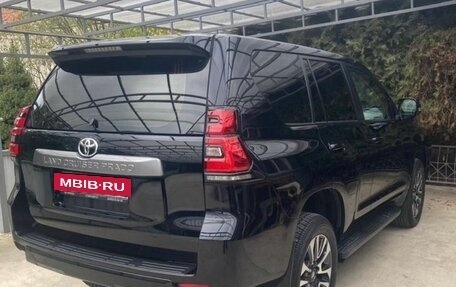 Toyota Land Cruiser Prado 150 рестайлинг 2, 2022 год, 7 800 000 рублей, 9 фотография