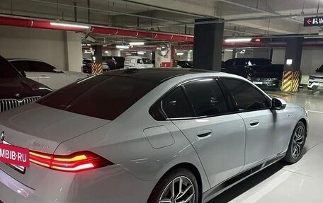 BMW 5 серия, 2025 год, 7 240 000 рублей, 4 фотография