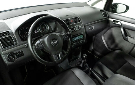 Volkswagen Touran III, 2012 год, 725 989 рублей, 11 фотография