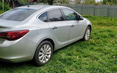 Opel Astra J, 2013 год, 750 000 рублей, 3 фотография