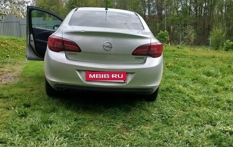 Opel Astra J, 2013 год, 750 000 рублей, 4 фотография