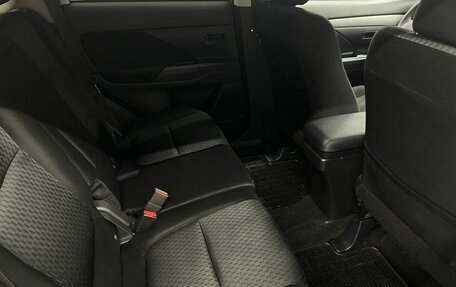 Mitsubishi Outlander III рестайлинг 3, 2012 год, 1 245 000 рублей, 10 фотография