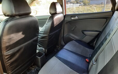 Hyundai Solaris II рестайлинг, 2012 год, 650 000 рублей, 4 фотография