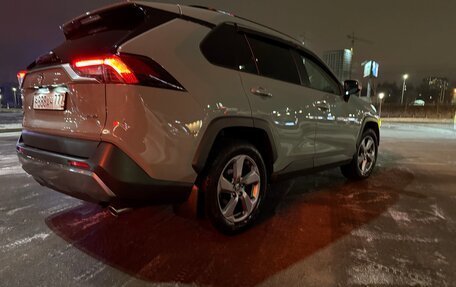 Toyota RAV4, 2019 год, 3 000 000 рублей, 4 фотография