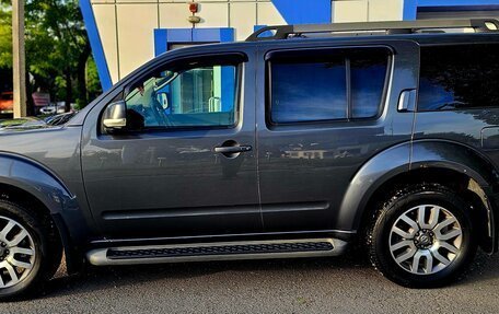 Nissan Pathfinder, 2011 год, 1 850 000 рублей, 2 фотография