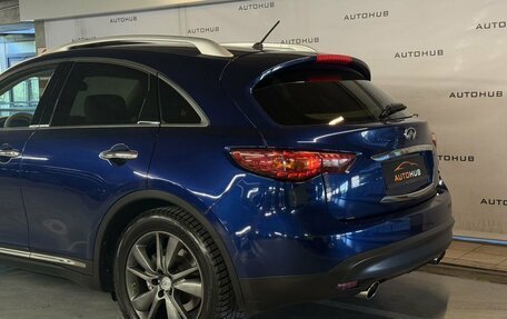 Infiniti QX70, 2016 год, 2 100 000 рублей, 26 фотография