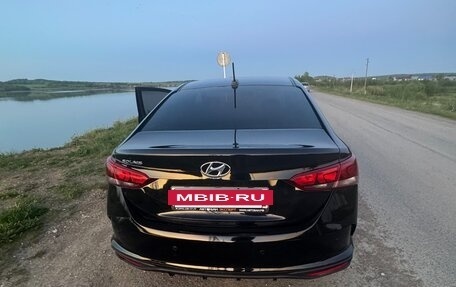 Hyundai Solaris II рестайлинг, 2021 год, 1 650 000 рублей, 3 фотография