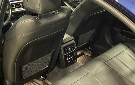 BMW 3 серия, 2019 год, 3 890 000 рублей, 13 фотография