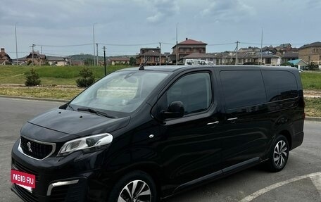 Peugeot Traveller I, 2019 год, 2 600 000 рублей, 14 фотография