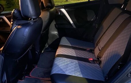 Toyota RAV4, 2014 год, 1 700 000 рублей, 10 фотография